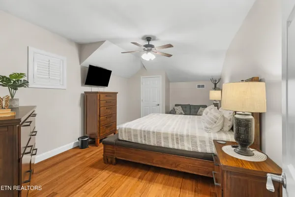 $1,299,000 | 2017 Paradise Hills Road, Dandridge, TN 37725