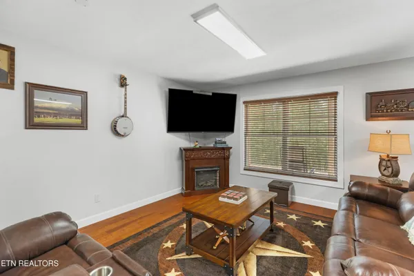 $1,299,000 | 2017 Paradise Hills Road, Dandridge, TN 37725