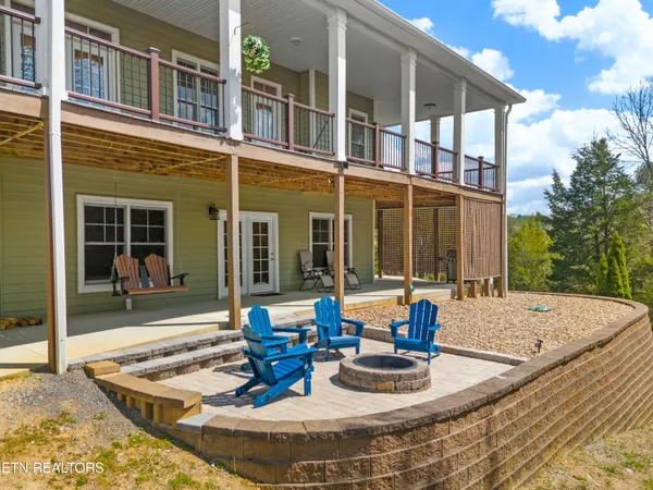 $1,299,000 | 2017 Paradise Hills Road, Dandridge, TN 37725