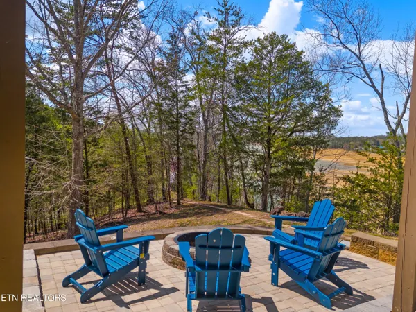 $1,299,000 | 2017 Paradise Hills Road, Dandridge, TN 37725