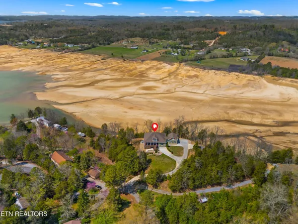 $1,299,000 | 2017 Paradise Hills Road, Dandridge, TN 37725