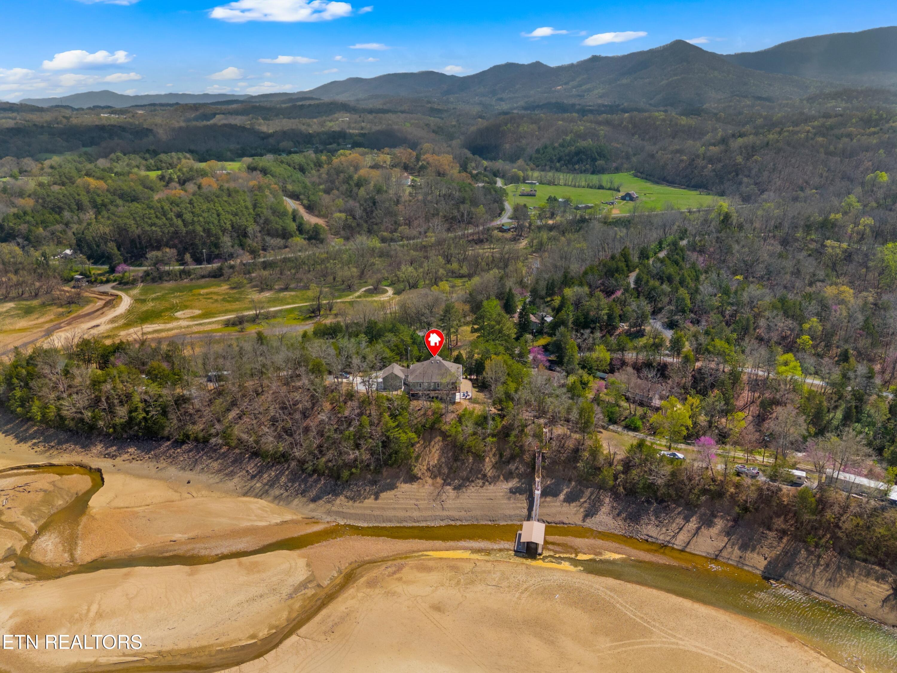 2017 Paradise Hills Road Dandridge, TN 37725 - Photo 55 of 58 060