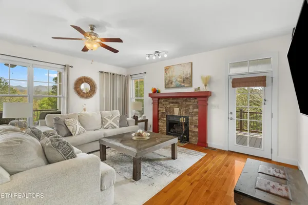 $1,299,000 | 2017 Paradise Hills Road, Dandridge, TN 37725