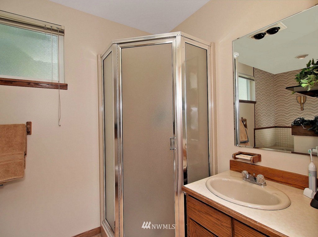 10512 Northeast 194th Street Bothell, WA 98011 - Photo 11 of 13 Gallery Image 11