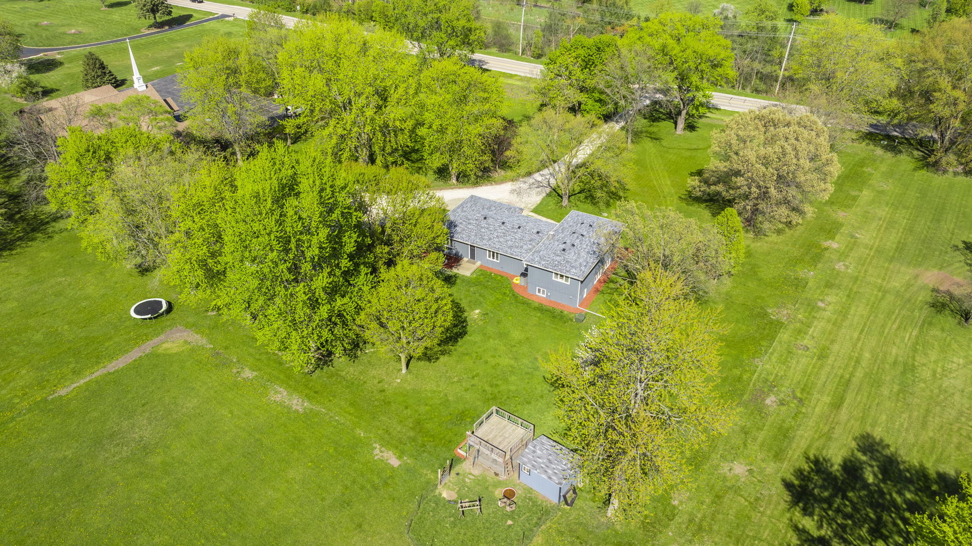 S888 Wenmoth Road Batavia, IL 60510 - Photo 31 of 40 a bird view of a garden