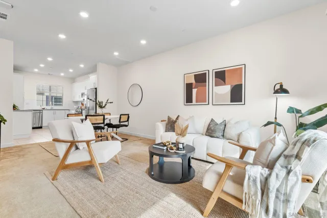 $655,000 | 4384 Nautilus Way, Unit 8, Oceanside, CA 92056