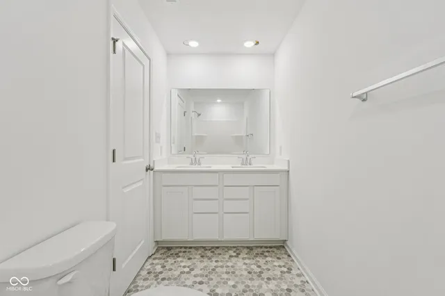 $339,995 | 1521 North Clearwater Drive, Greenfield, IN 46140