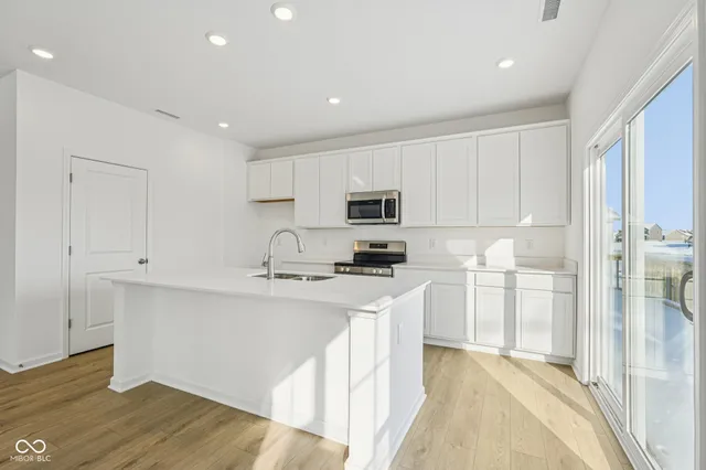 $339,995 | 1521 North Clearwater Drive, Greenfield, IN 46140