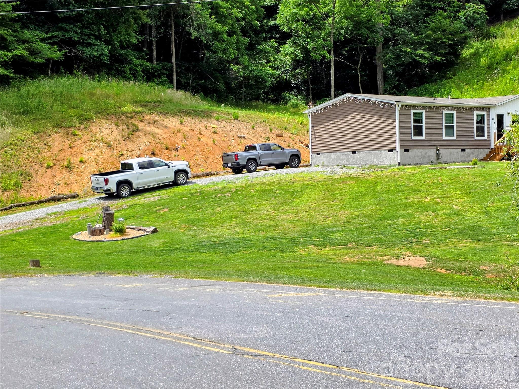 30 Evergreen Road Burnsville, NC 28714 - Photo 2 of 44