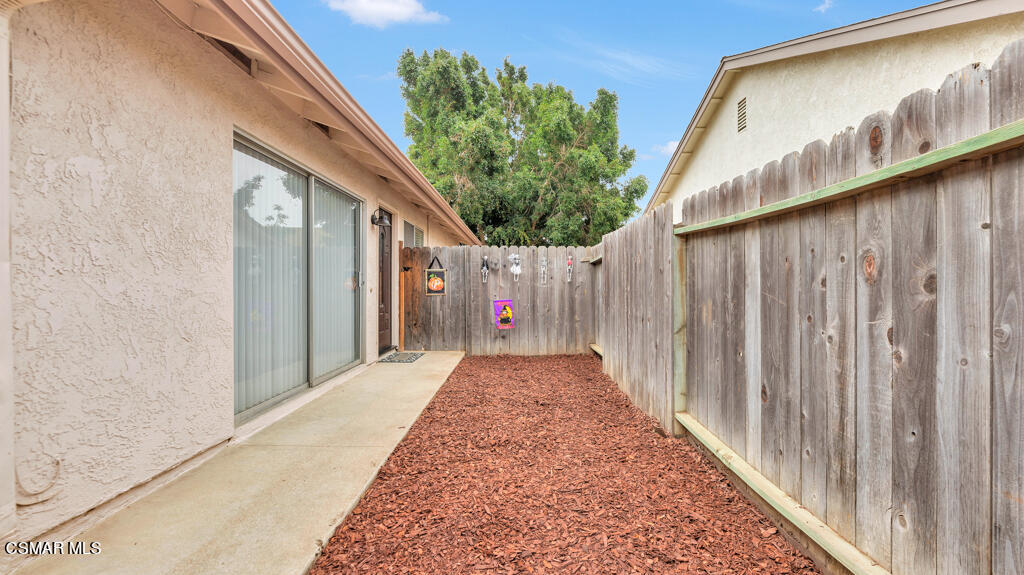 152 Ripley Street Camarillo, CA 93010 - Photo 26 of 36 a view of a pathway of a building