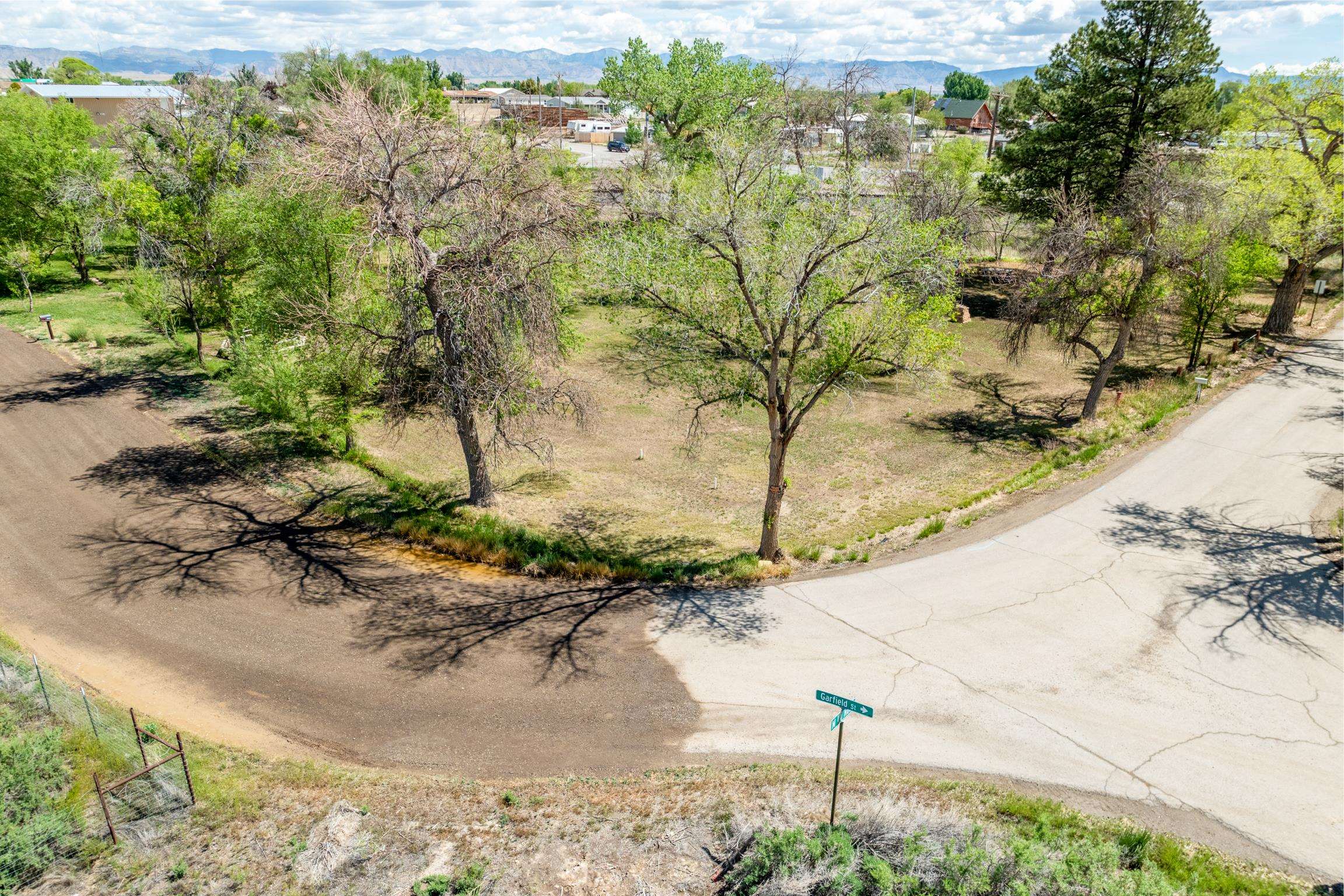 1296 M 1/4 Road Loma, CO 81524 - Photo 3 of 32 a view of a yard