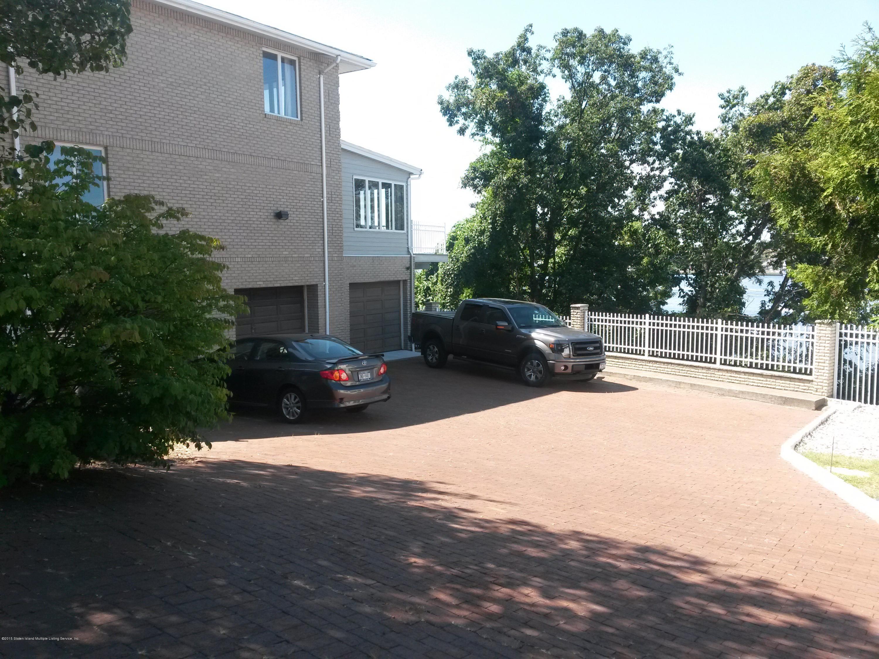 40 Wards Point Avenue Staten Island, NY 10307 - Photo 1 of 5 image