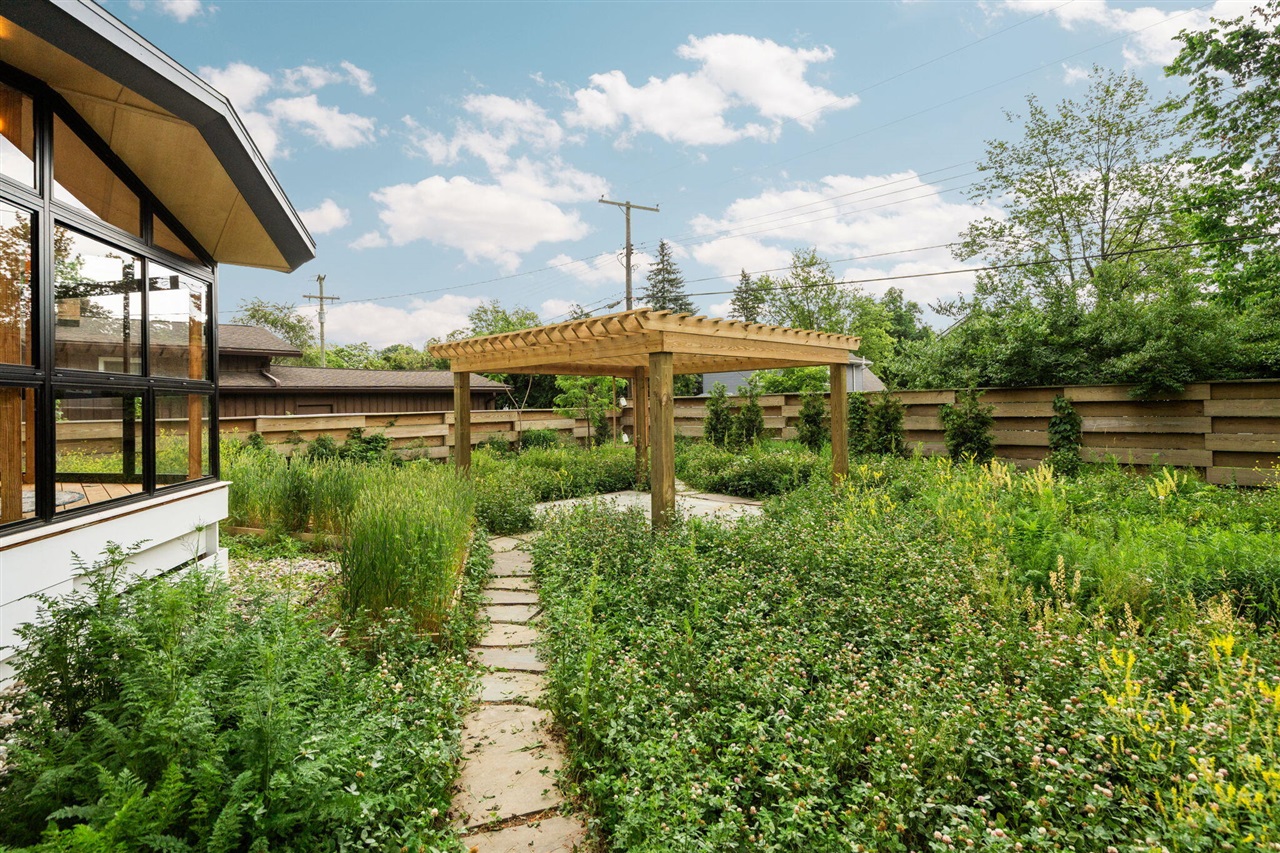 2050 Camelot Road Ann Arbor, MI 48104 - Photo 54 of 67
