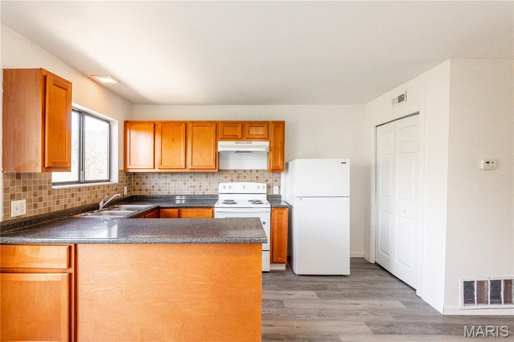 3017 Pembroke Lane, Unit 13 High Ridge, MO 63049 - Photo 8 of 24