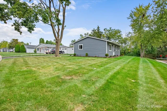 $294,900 | 4 Austin Avenue, Carpentersville, IL 60110