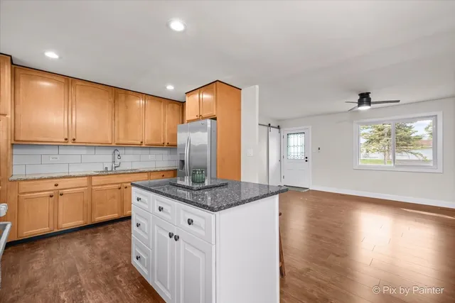 $294,900 | 4 Austin Avenue, Carpentersville, IL 60110