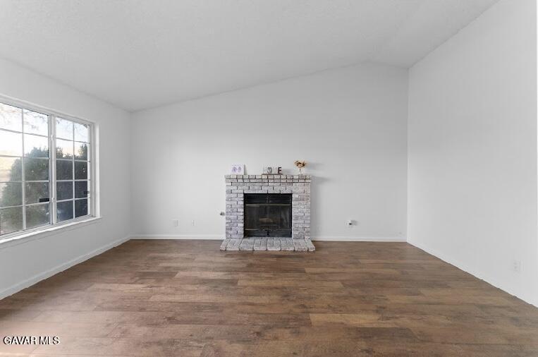 2852 San Ramon Drive Lancaster, CA 93535 - Photo 5 of 32 an empty room with windows and fireplace