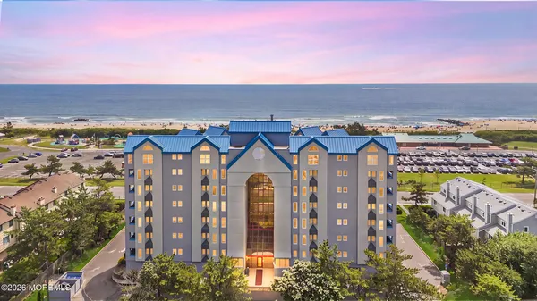 $5,200 | 300 Ocean Avenue North, Unit C1, Long Branch, NJ 07740