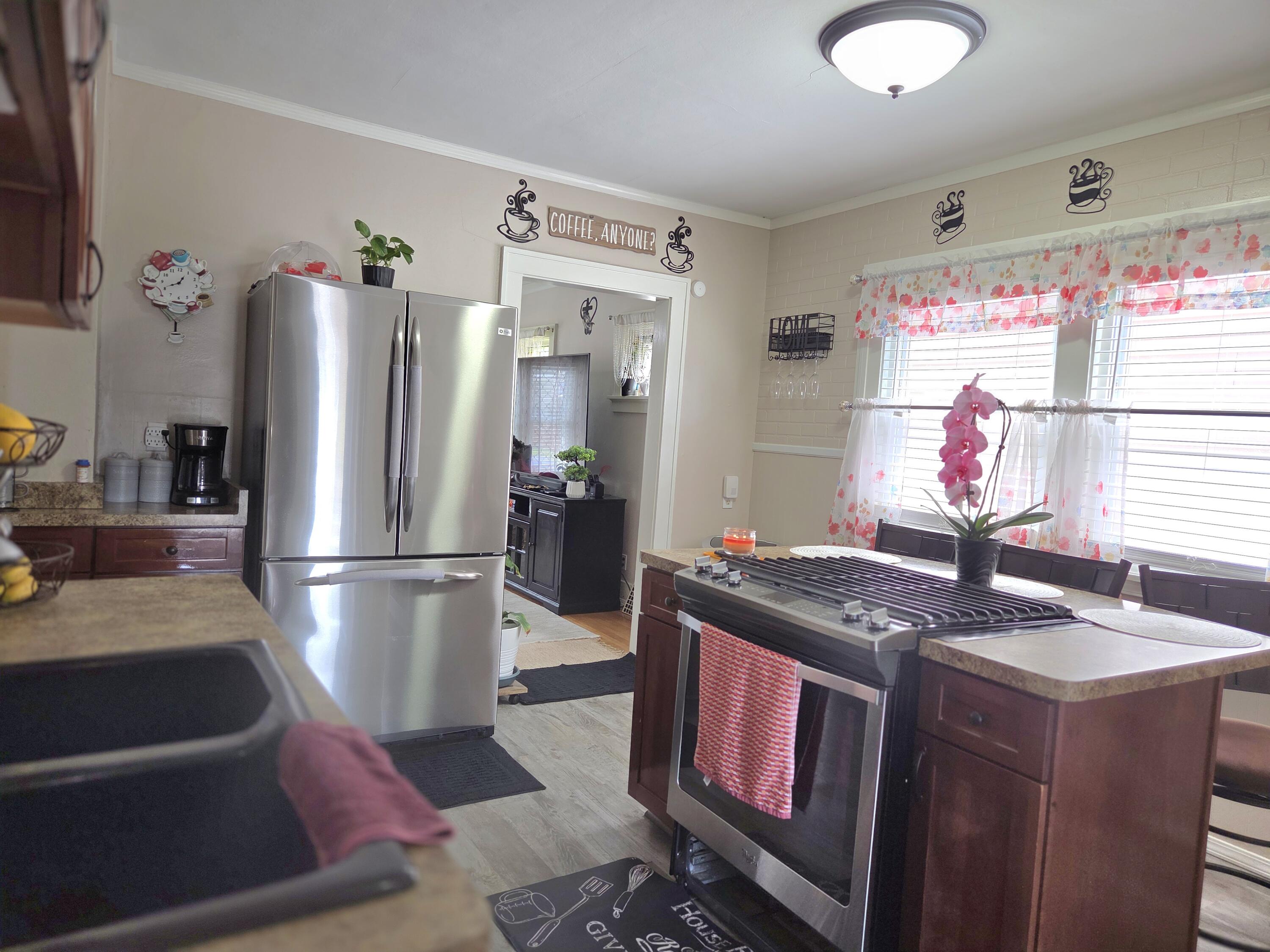 2343 South 34th Street Milwaukee, WI 53215 - Photo 4 of 40 20260505_113944