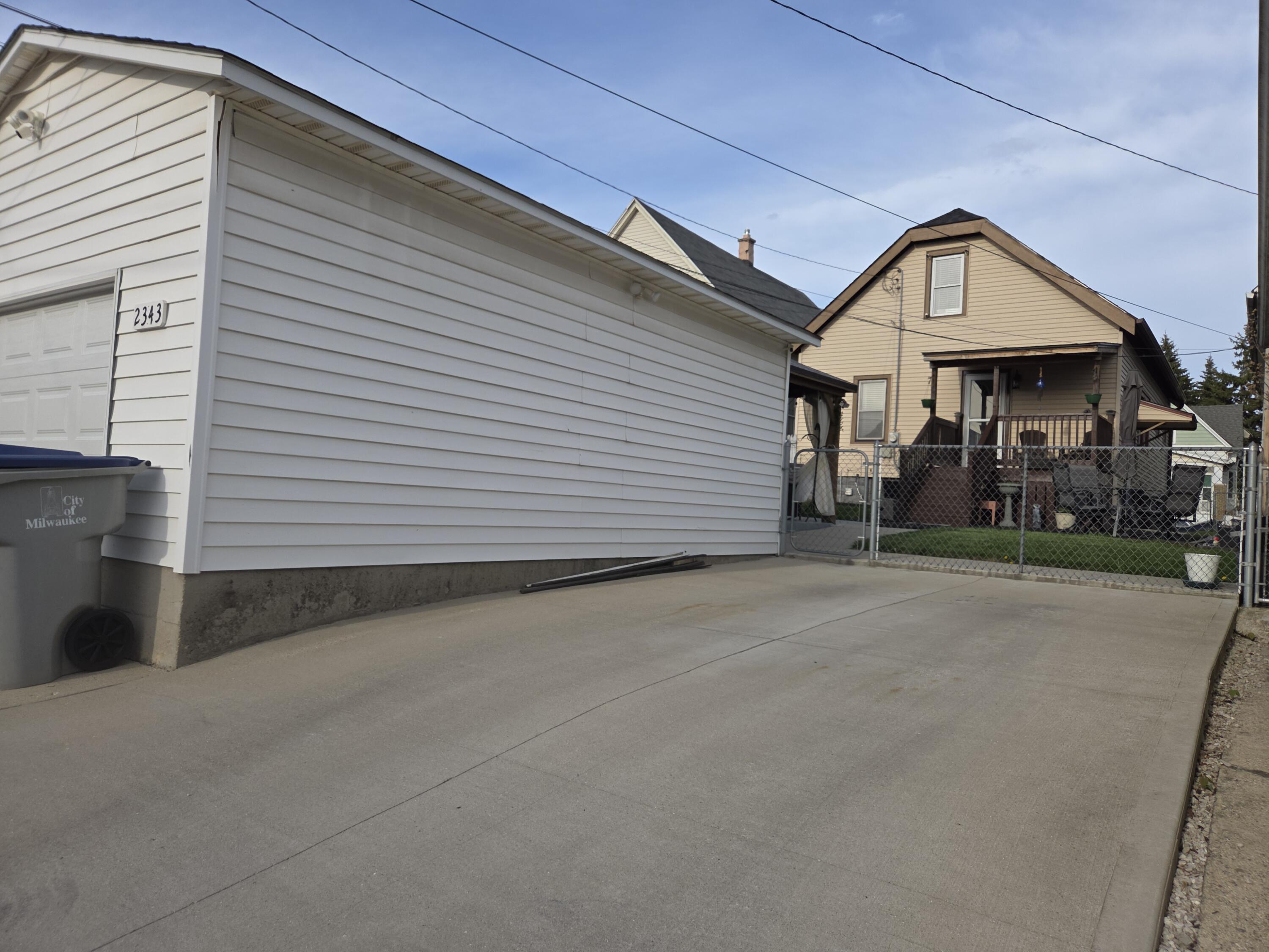 2343 South 34th Street Milwaukee, WI 53215 - Photo 8 of 40 1000091929