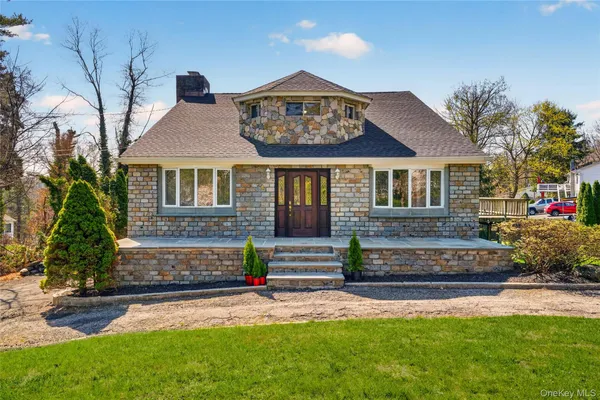 $1,167,000 | 24 Old Knollwood Road, White Plains, NY 10607