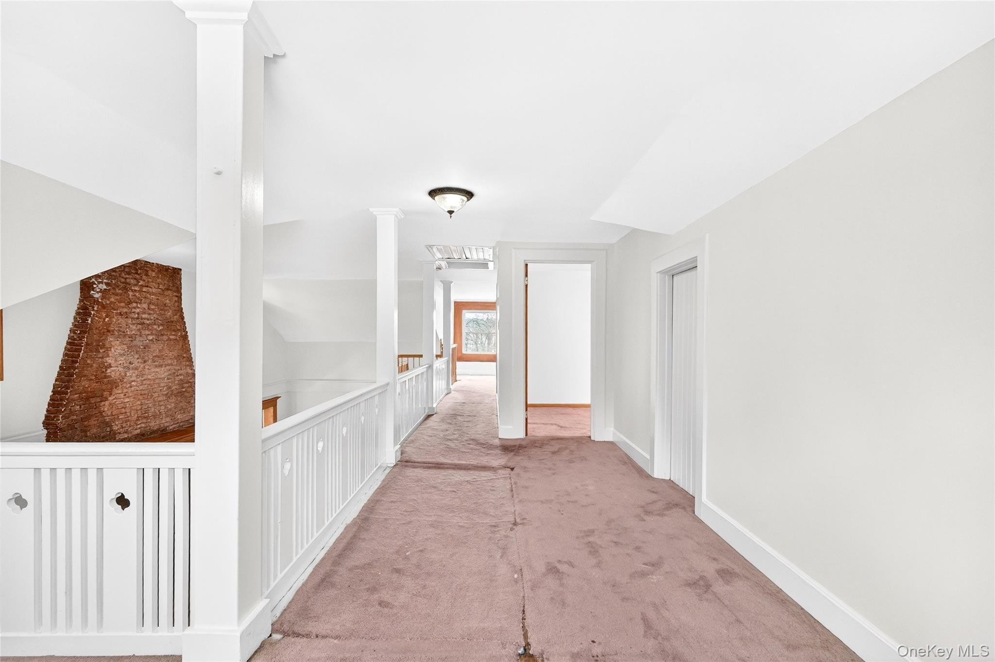 24 Old Knollwood Road White Plains, NY 10607 - Photo 26 of 49 a view of a hallway