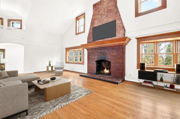 $1,167,000 | 24 Old Knollwood Road, White Plains, NY 10607