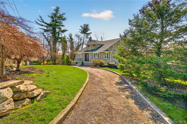 $1,167,000 | 24 Old Knollwood Road, White Plains, NY 10607