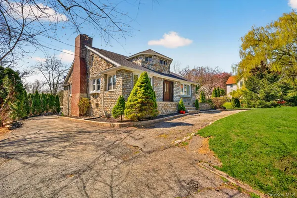 $1,167,000 | 24 Old Knollwood Road, White Plains, NY 10607