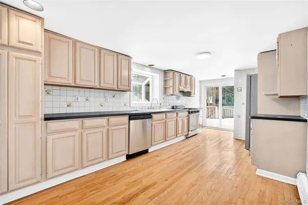 $1,167,000 | 24 Old Knollwood Road, White Plains, NY 10607
