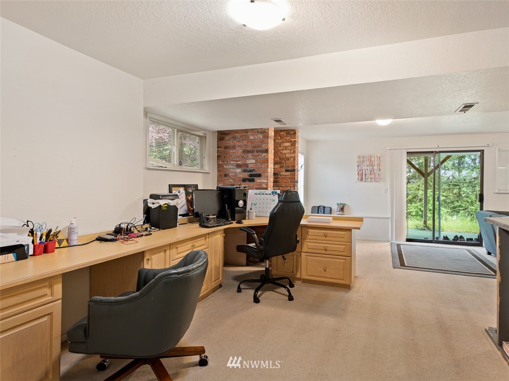 4323 240th Street Southeast Bothell, WA 98021 - Photo 13 of 20