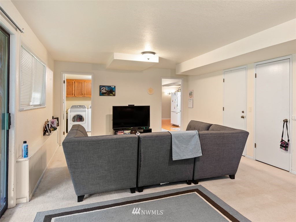 4323 240th Street Southeast Bothell, WA 98021 - Photo 14 of 20