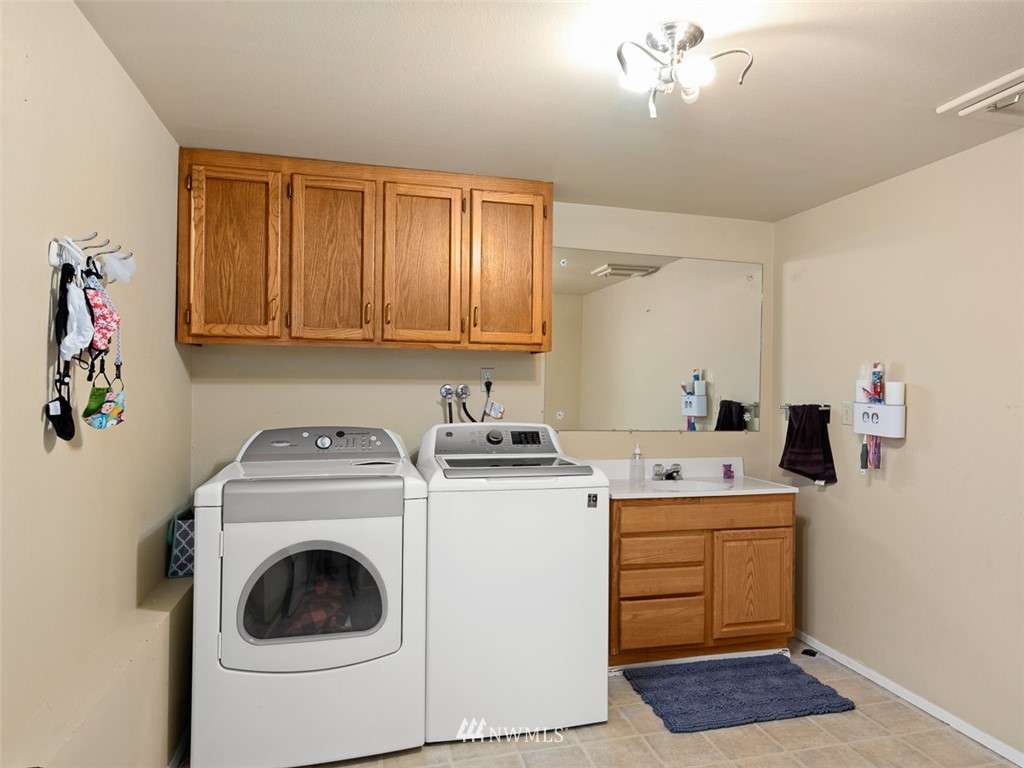 4323 240th Street Southeast Bothell, WA 98021 - Photo 15 of 20