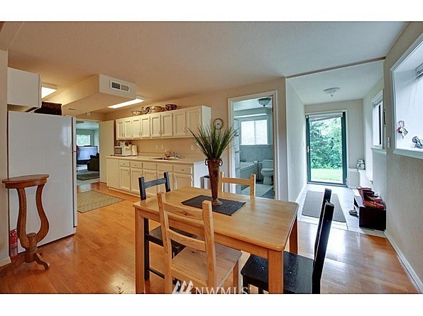 4323 240th Street Southeast Bothell, WA 98021 - Photo 16 of 20
