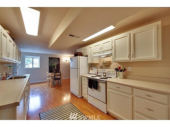4323 240th Street Southeast Bothell, WA 98021 - Photo 17 of 20
