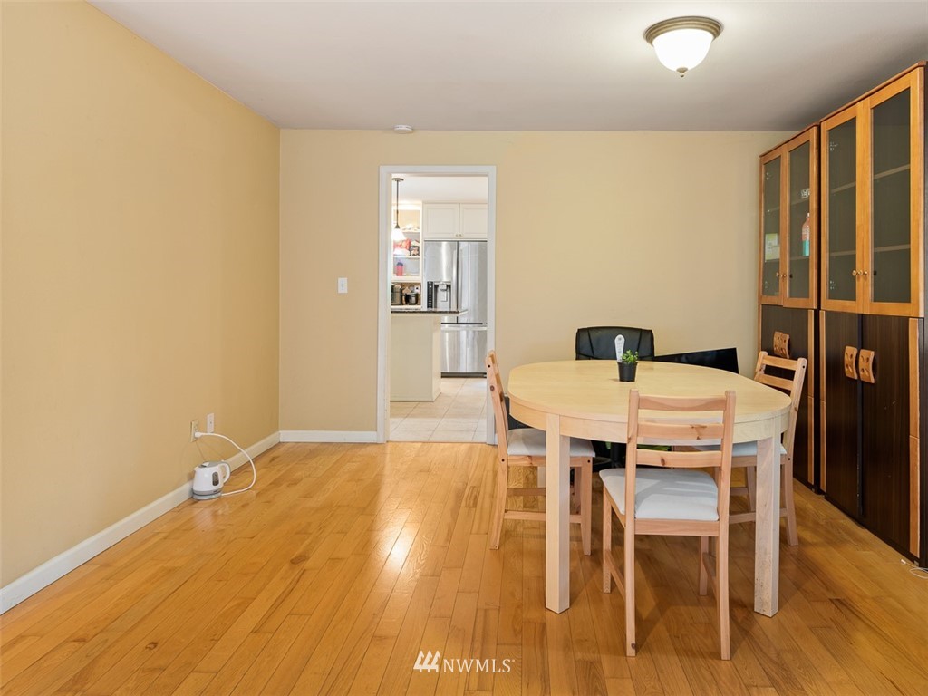 4323 240th Street Southeast Bothell, WA 98021 - Photo 6 of 20