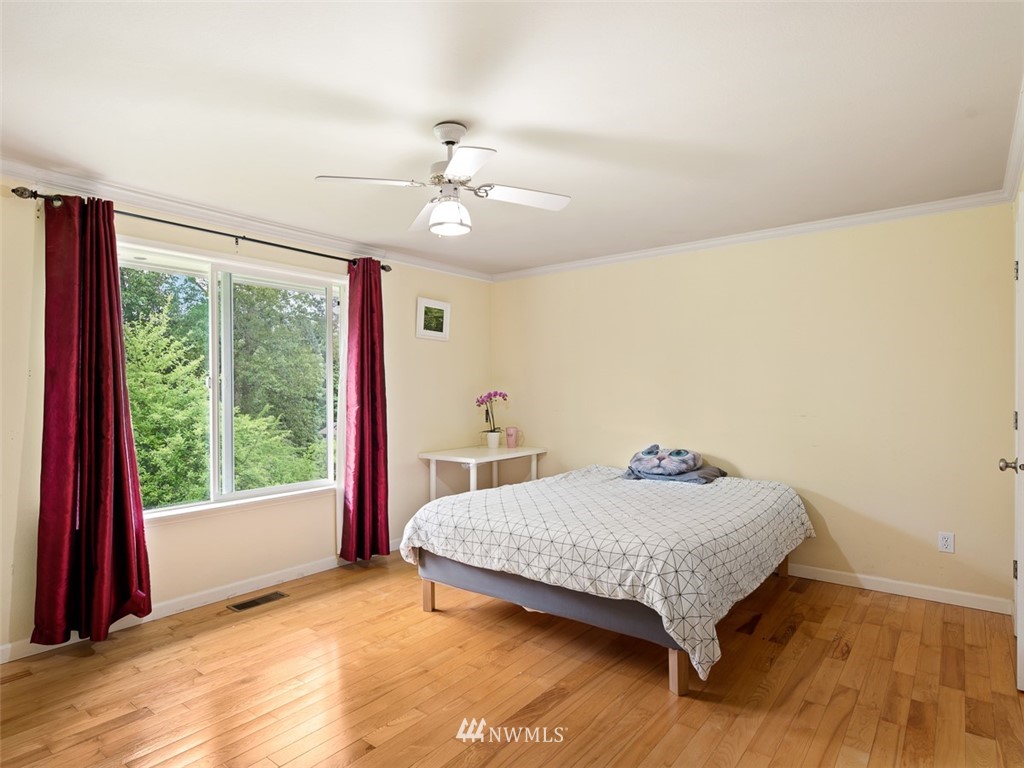 4323 240th Street Southeast Bothell, WA 98021 - Photo 8 of 20