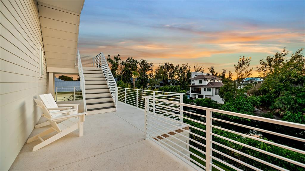 6536 Peacock Road Sarasota, FL 34242 - Photo 28 of 82 a view of balcony with furniture