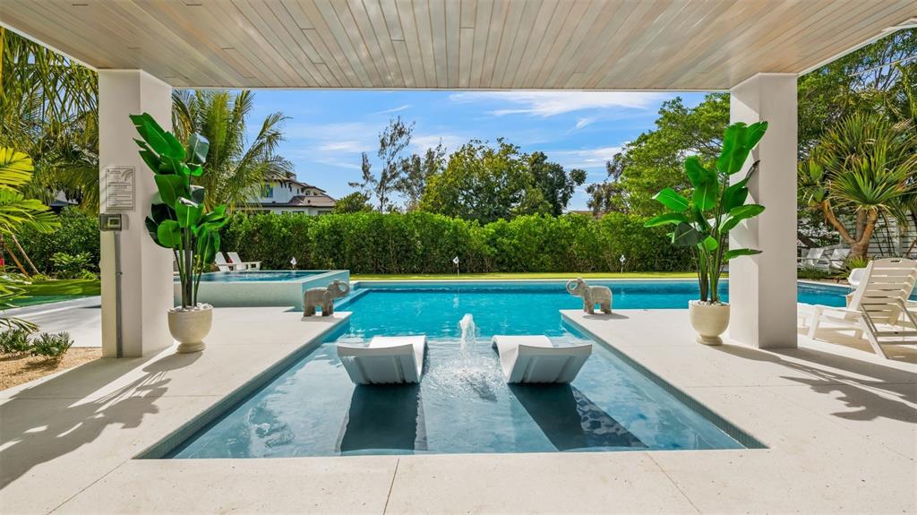 6536 Peacock Road Sarasota, FL 34242 - Photo 5 of 82