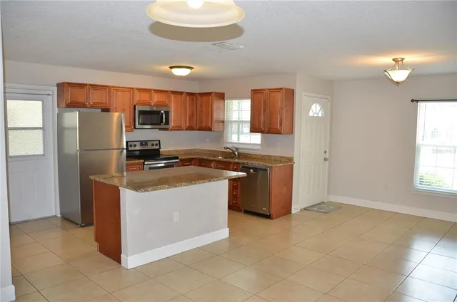 $1,700 | 1602 Lancaster Avenue, Leesburg, FL 34748