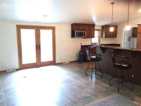 6370 Johnson Road Flushing, MI 48433 - Photo 13 of 38 20441258-12.JPG
