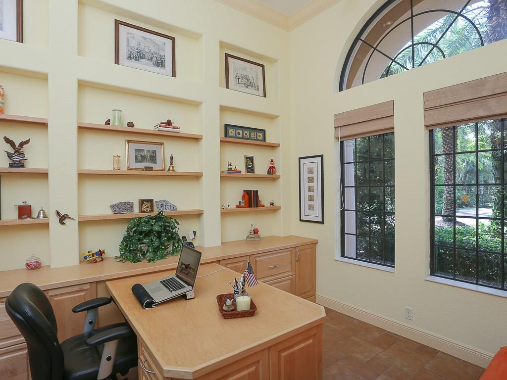 9273 Swaying Branch Road Sarasota, FL 34241 - Photo 18 of 25 Gallery Image 18