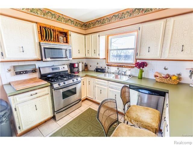 5811 West Hayner Road Fowlerville, MI 48836 - Photo 5 of 31 006 - 5811 Hayner.jpg