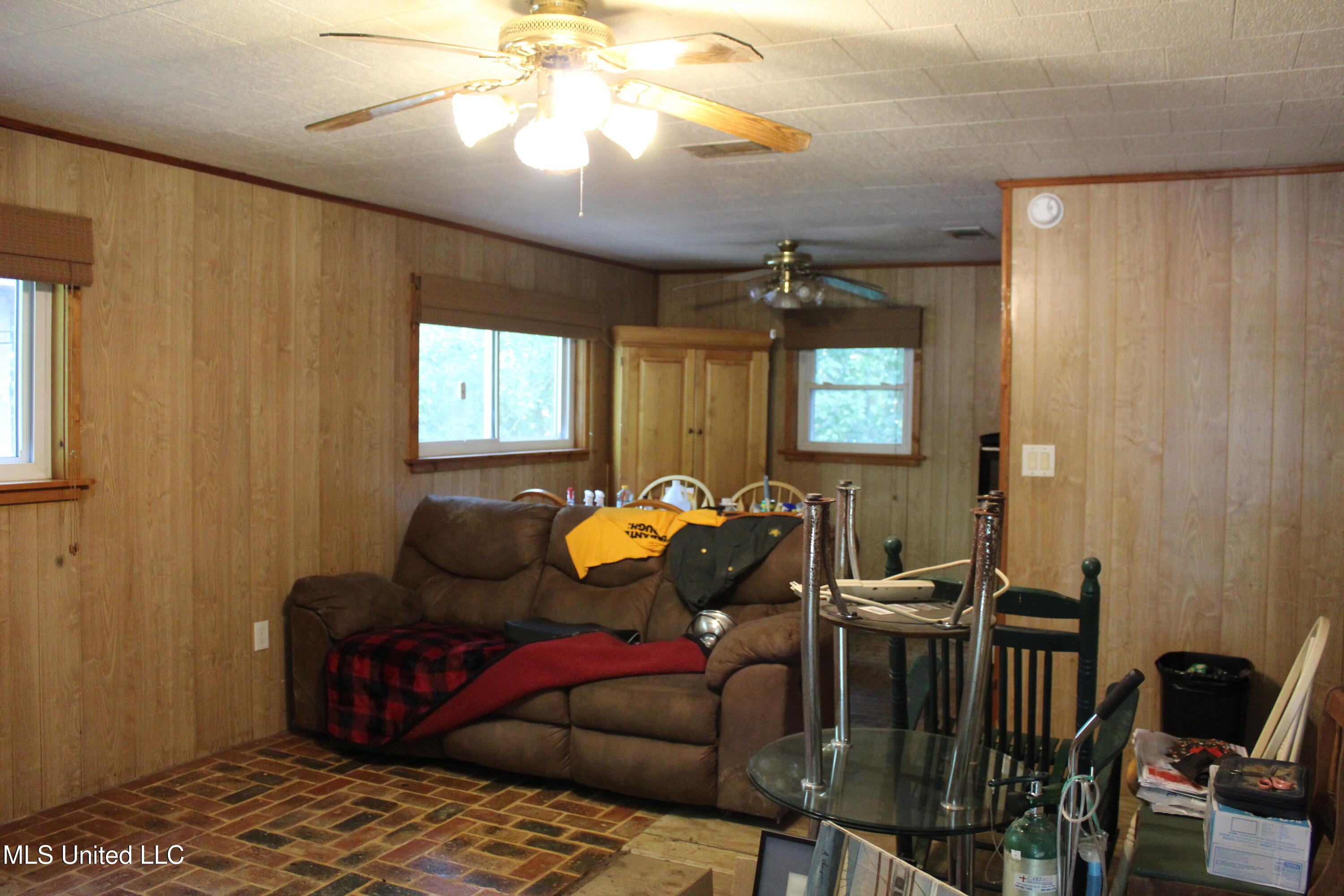 20524 David Vaughn Road Moss Point, MS 39562 - Photo 3 of 22 IMG_9866