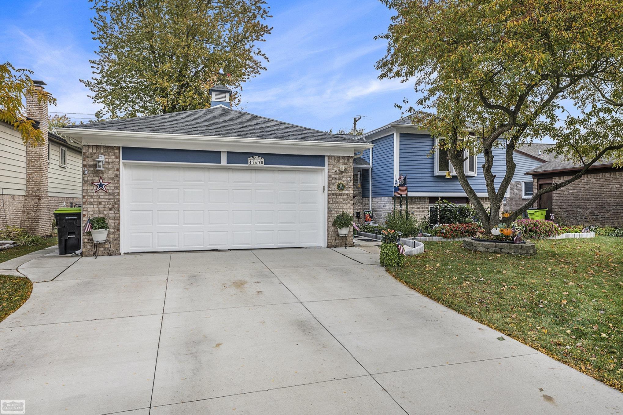 47630 Barbara Road Macomb, MI 48044 - Photo 3 of 26 50192594-157bb8e8-b9ec-4ad5-b3d7-97328e2c6cf5.JPG