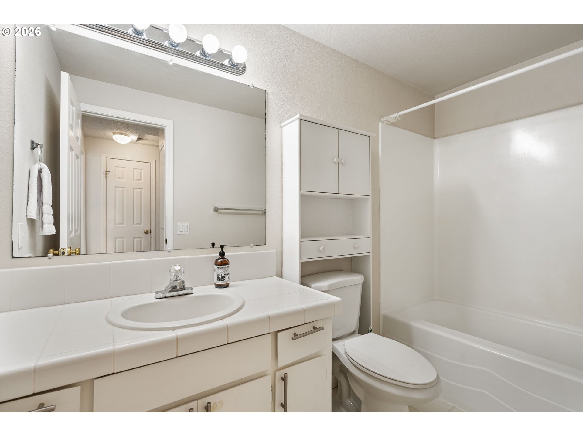 10900 Southwest 76th Place, Unit 55 Portland, OR 97223 - Photo 26 of 38 Bathroom