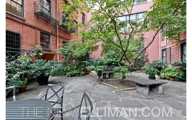 $1,495,000 | 49 King Street, Unit 5 | Hudson Square