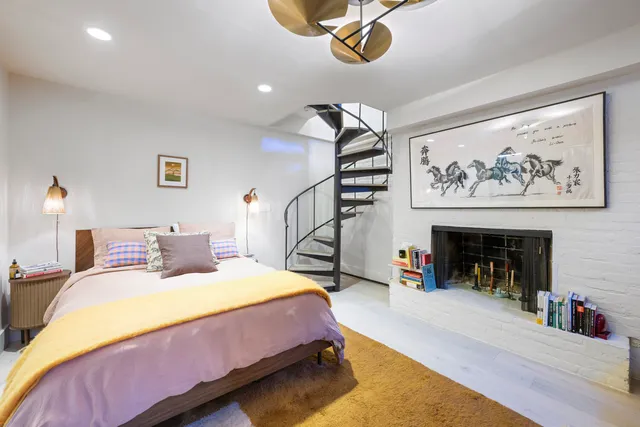 $1,350,000 | 49 King Street, Unit 5 | Hudson Square