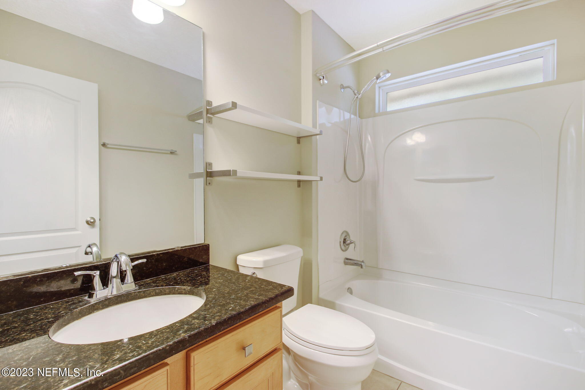 3376 Marbon Road Jacksonville, FL 32223 - Photo 25 of 39 Hall bath