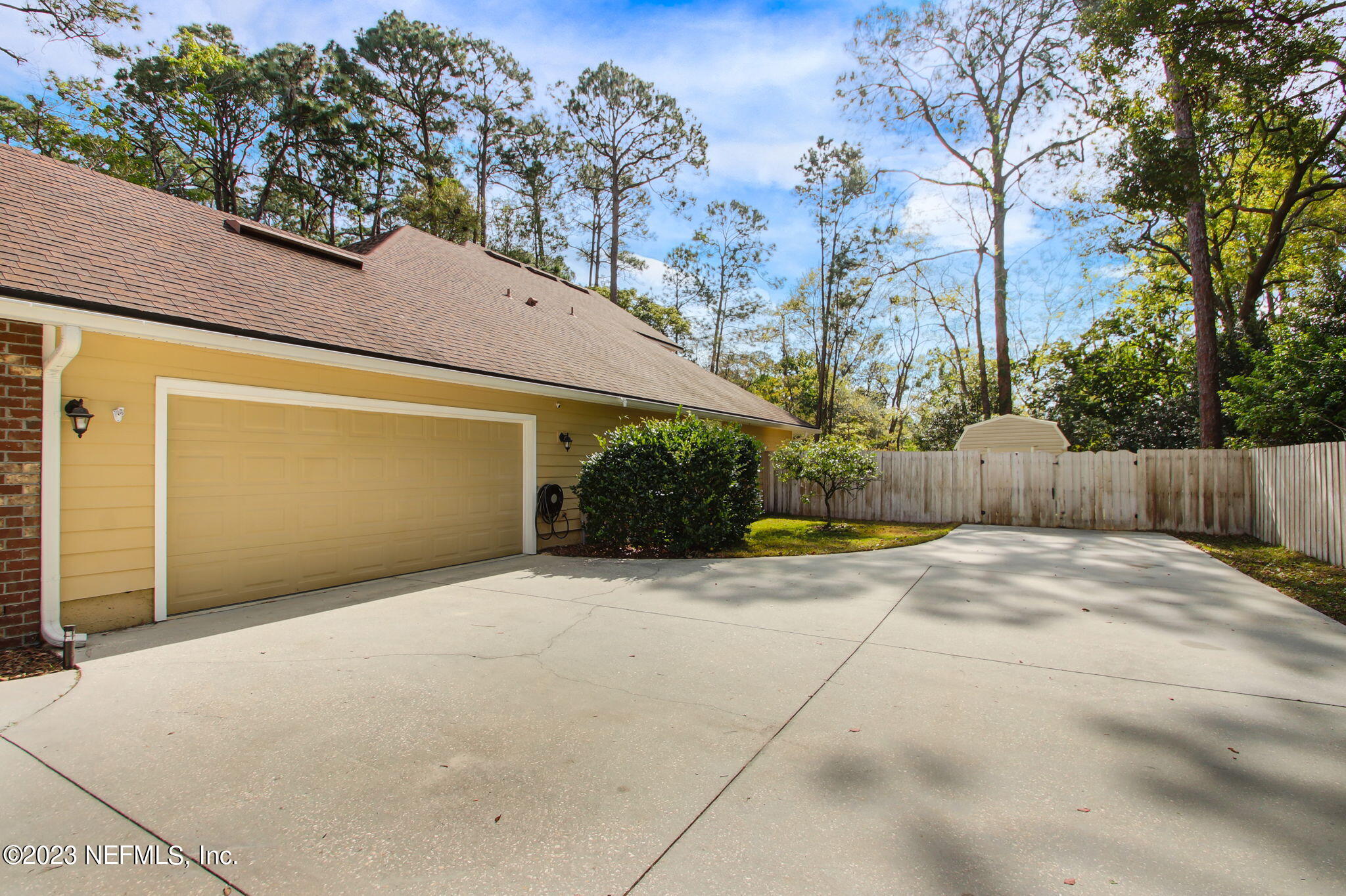 3376 Marbon Road Jacksonville, FL 32223 - Photo 4 of 39 Attached Garage